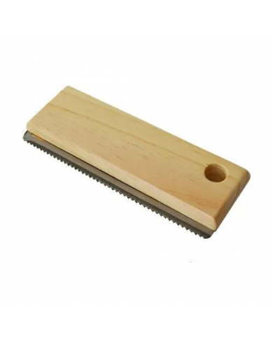 CEPILLO / RASQUETA QUITA PELOS MANGO MADERA