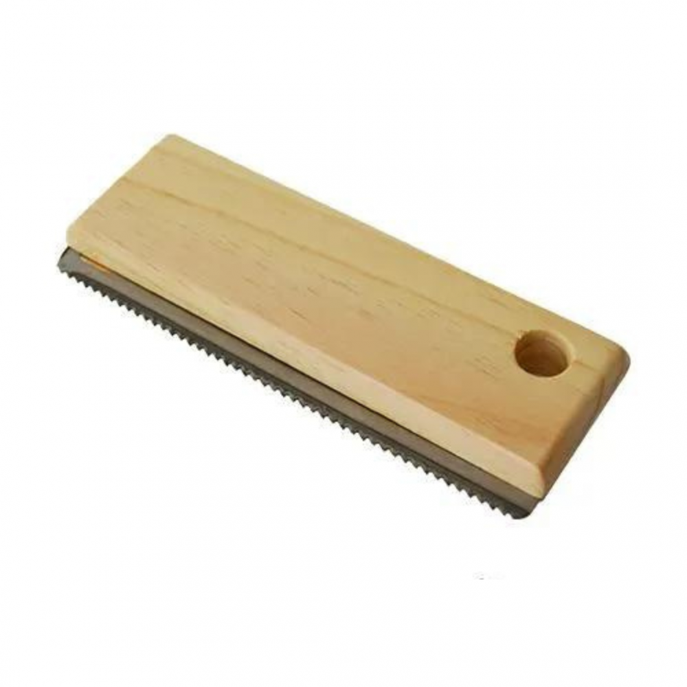 CEPILLO / RASQUETA QUITA PELOS MANGO MADERA