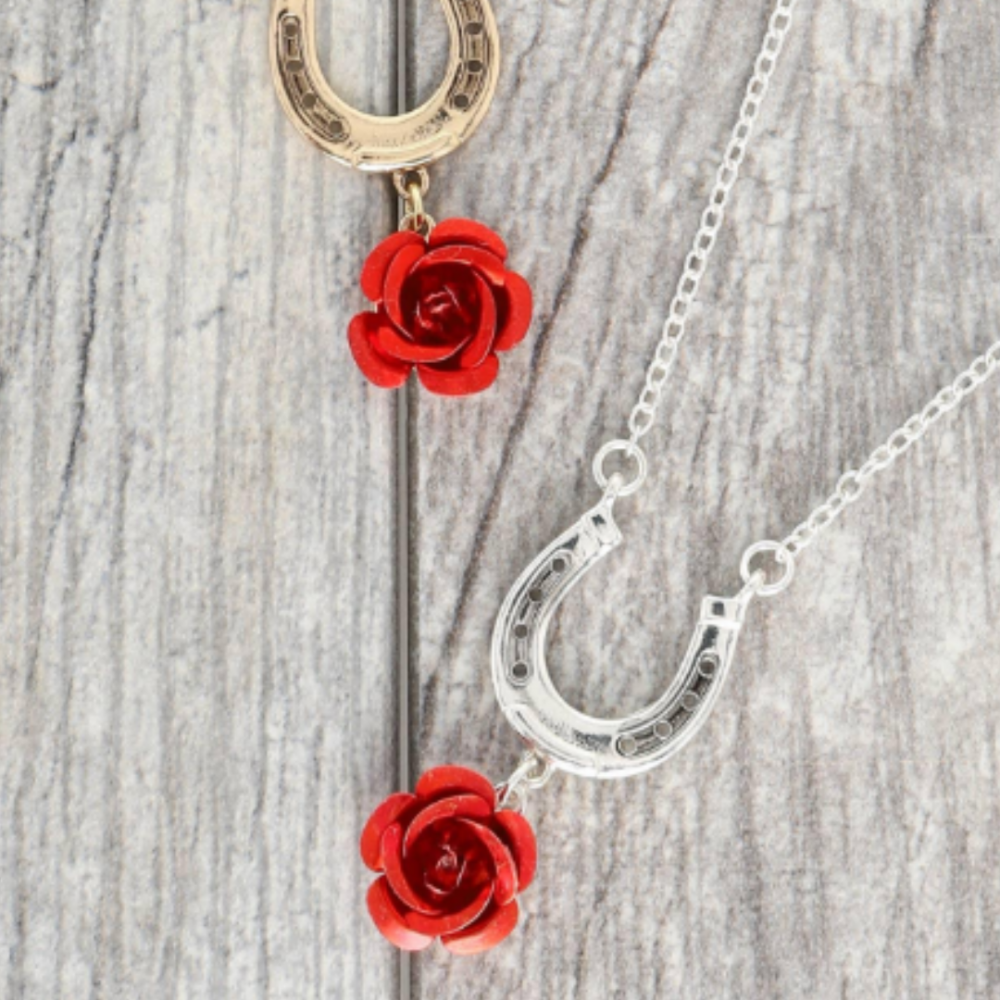 COLLAR HERRADURA Y ROSA COLGANTE
