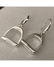 ARETES ESTRIBO INGLES